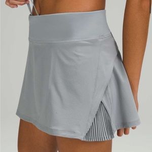 lulu play off the pleats skirt